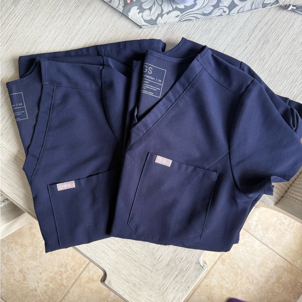 Figs Slim Caterina One-Pocket Scrub Top